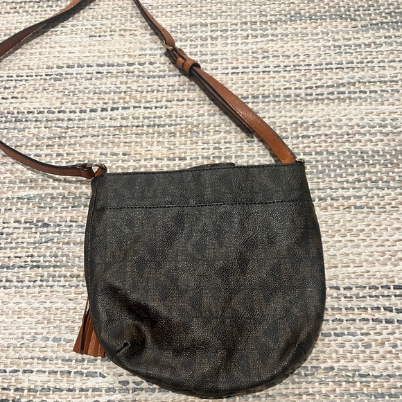 Michael Kors Small Crossbody Bucket Bag Purse Fringe Tassel - Picture 6 of 8